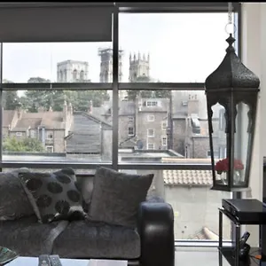 https://churchill-apartments.yorkshirehotels.net